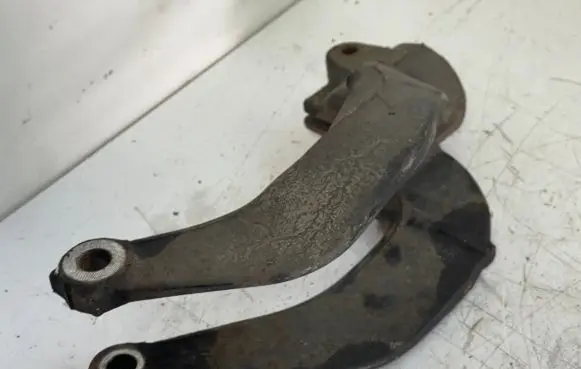 BMW X6 E71 Lower shock absorber bracket 