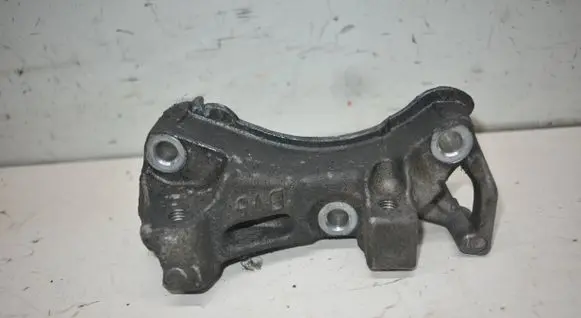 Citroen C4 I Engine mounting bracket 9645382880