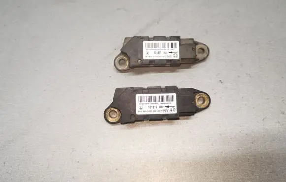 Mercedes-Benz E W211 Airbag deployment crash/impact sensor 0018209126
