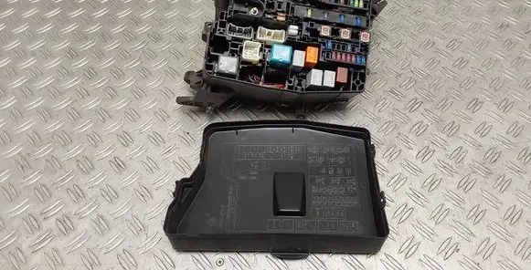 Toyota Verso Fuse box set 8266205160