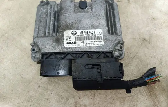 Skoda Roomster (5J) Engine control unit/module 045906013A 045906013E 0281013182