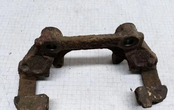 Volkswagen PASSAT B5.5 Front Brake Caliper Pad/Carrier 