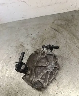 Peugeot 508 Vacuum pump 9804021880