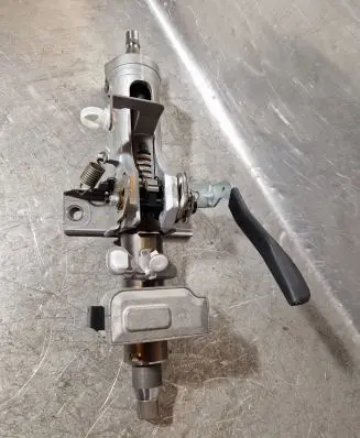 Toyota Camry VIII XV70 Steering wheel axle 94030498
