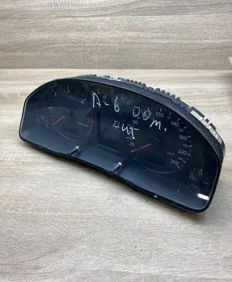 Audi A6 S6 C5 4B Speedometer (instrument cluster) 4B0920931B