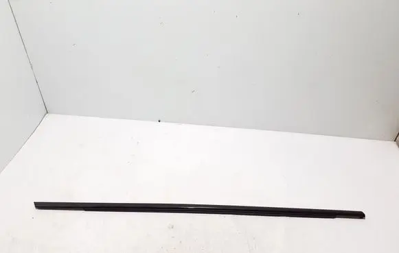 Volvo C40 Front door glass trim molding 32229691