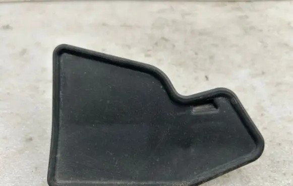 Toyota Avensis T250 Rear mudguard