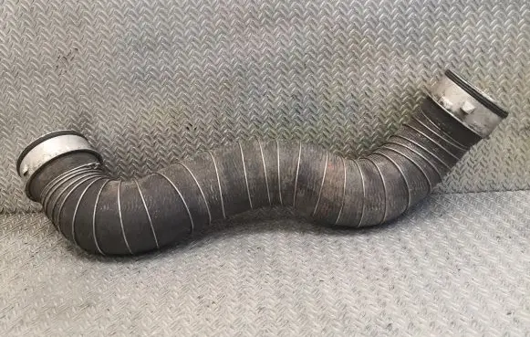 Mercedes-Benz CLK A209 C209 Intercooler hose/pipe 2095280082