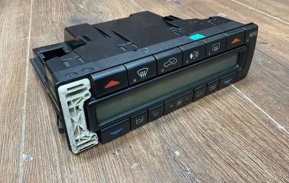Mercedes-Benz E W210 Climate control unit 2108300785