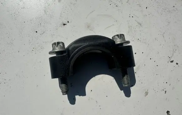 BMW 3 F30 F35 F31 Fuel Injector clamp holder 8519494