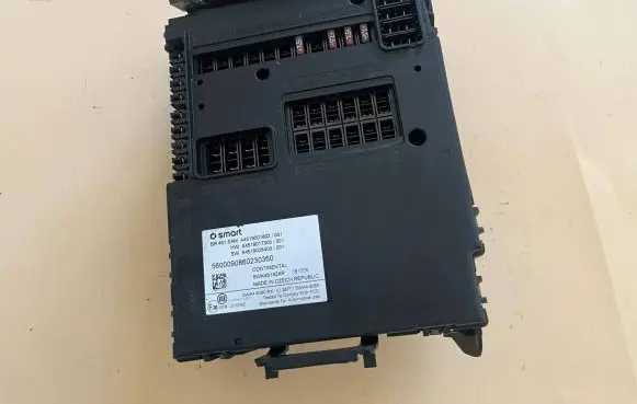 Smart ForTwo II Fuse module A4519001802 A4519017300 A4519028400