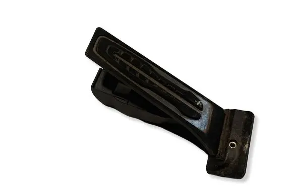 BMW 5 G30 G31 G38 Accelerator throttle pedal 6889825