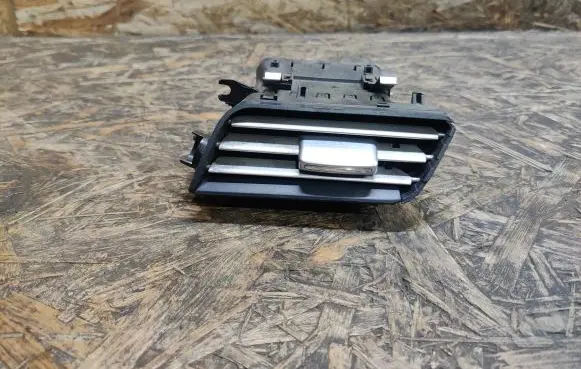 Mercedes-Benz E W212 Dashboard side air vent grill/cover trim A2128303454