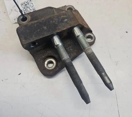 Honda Civic Engine mounting bracket