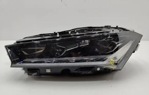 Skoda Superb B9 Headlight/headlamp 3P1941015B