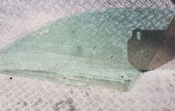 Volvo S40, V40 Front door window glass four-door