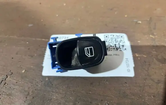 Mercedes-Benz Vito Viano W639 Electric window control switch A2038213158