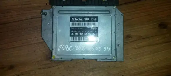 Mercedes-Benz E W124 Engine control unit/module 0225458732 2105400373