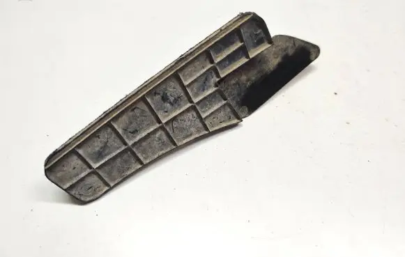 Ford Mustang V Other under body part BR3311779A C1868 11779