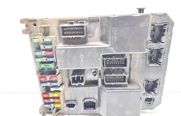 Citroen C5 Fuse module 9651196880A