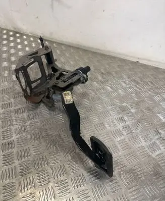 Maserati Ghibli Brake pedal 06700311110 66337 00041