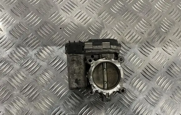 Infiniti Q60 Throttle body valve A2701410025