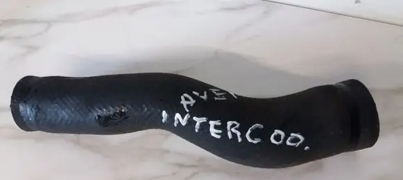 Toyota Avensis T220 Intercooler hose/pipe