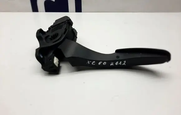 Volvo XC60 Accelerator throttle pedal 31329060