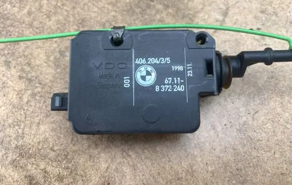 BMW 3 E46 Central locking motor 67118372240 8372240 67116988090