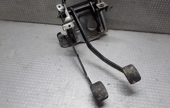 Suzuki Liana Pedal assembly 