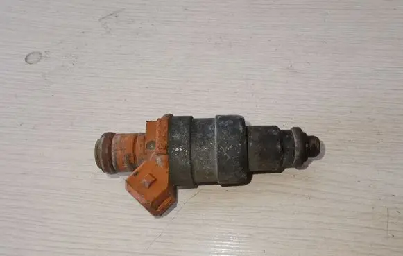 Chrysler Voyager Fuel injectors set 4612402