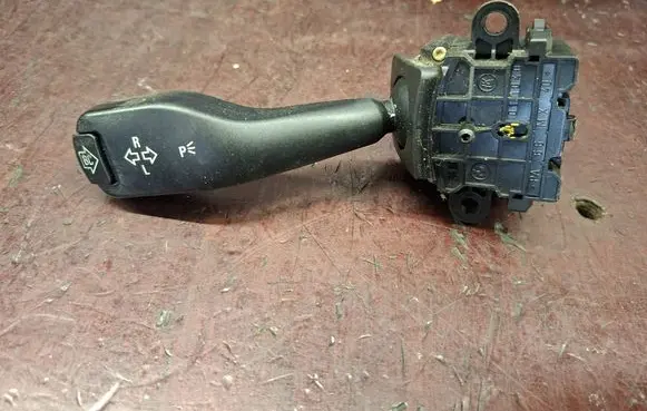 BMW 3 E46 Indicator stalk 8363668M 01104010
