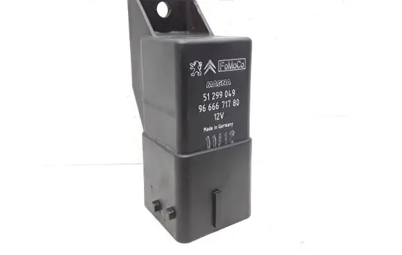 Volvo V60 Glow plug pre-heat relay 51299049 9666671780