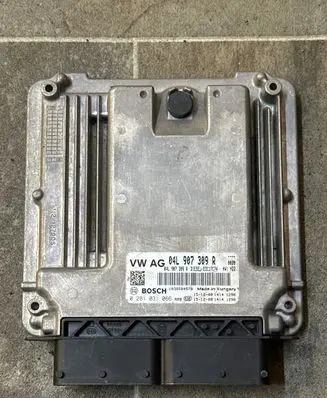 Volkswagen PASSAT B8 Engine control unit/module 04L907309R 0281031066