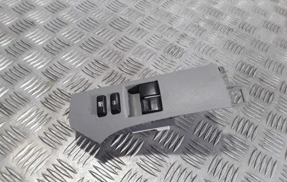 Toyota Yaris Electric window control switch 742320D110