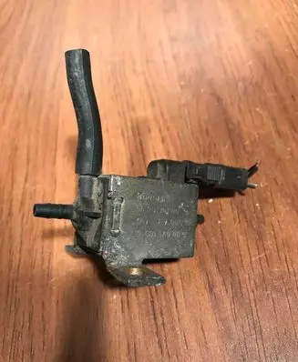 Mercedes-Benz E W124 Turbo solenoid valve 0015408697 6690130100