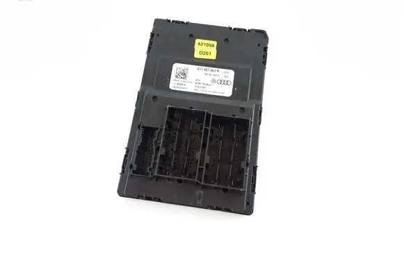 Porsche Taycan 9J1 Comfort/convenience module 971907063R 4N0907063D 971907063