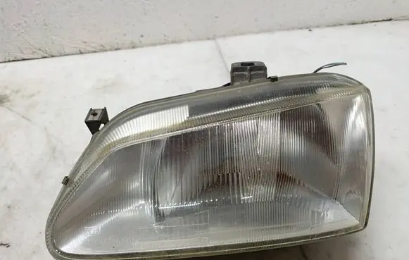 Renault Megane I Headlight/headlamp E24706