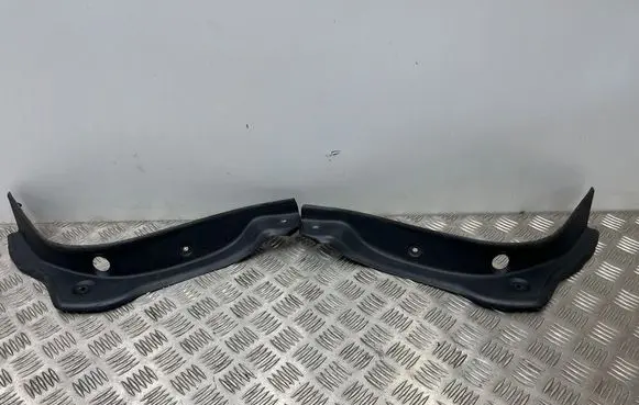 BMW 4 F32 F33 Rear/tail light trim molding 7474489 7474490