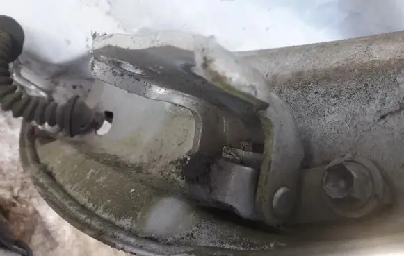 Suzuki Baleno EG Front door upper hinge