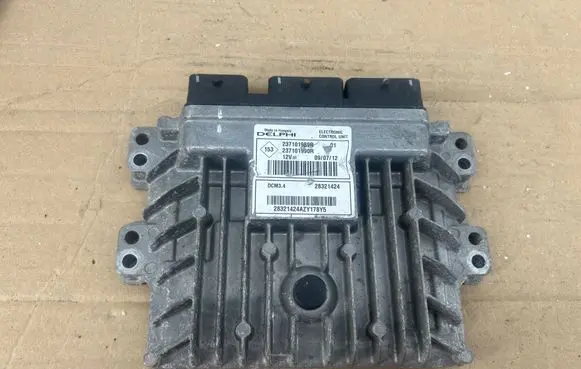 Renault Clio IV Engine control unit/module 237101989R 28321424 237101990R