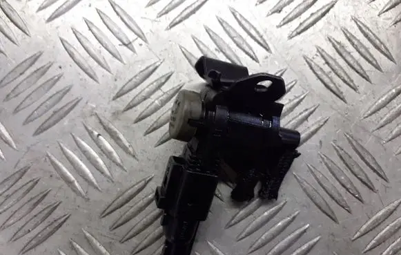 Skoda Octavia Mk1 (1U) Turbo solenoid valve 1J0906283C