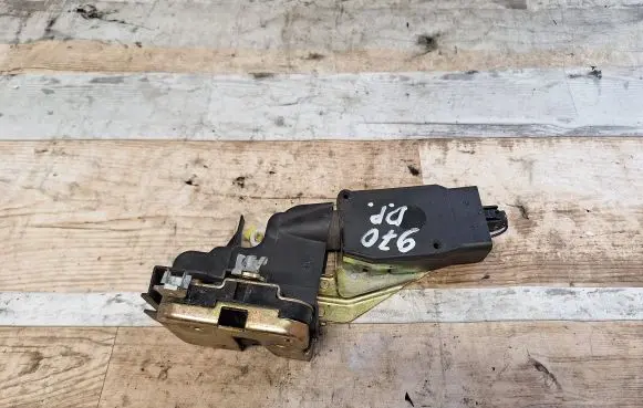 Mitsubishi Space Star Front door lock