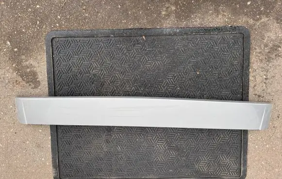 Audi Q7 4L Tailgate/trunk spoiler 4L0827933