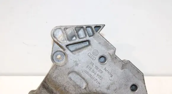 Volkswagen PASSAT B7 Engine mounting bracket 03L199207