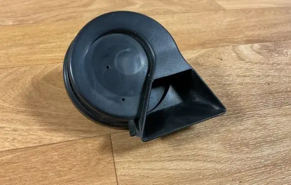 Mercedes-Benz C W203 Horn signal A28657625 E1000233