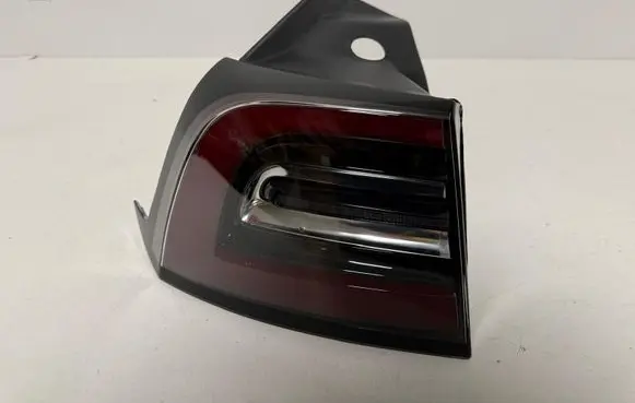 Tesla Model 3 Rear/tail lights 1077399 1077397