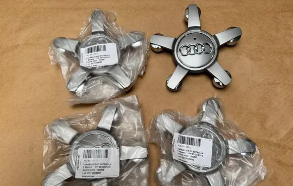 Audi Q7 4L Original wheel cap 4L0601165D