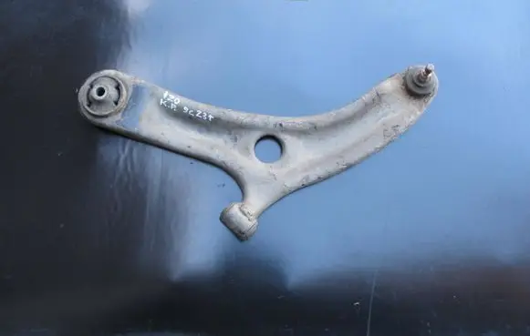 Hyundai i20 (PB PBT) Front lower control arm/wishbone 545001J500