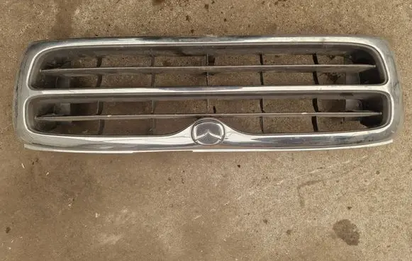 Mazda B2000 - B2200 Front grill